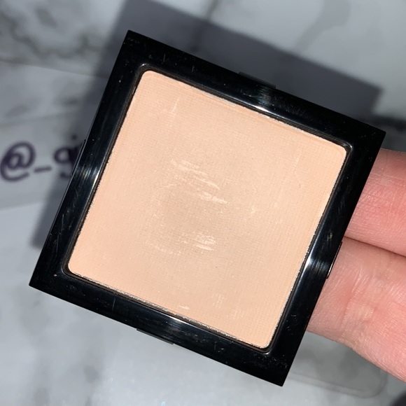 FLESH (#57) Bobbi Brown Discontinued Eyeshadow - Picture 3 of 12